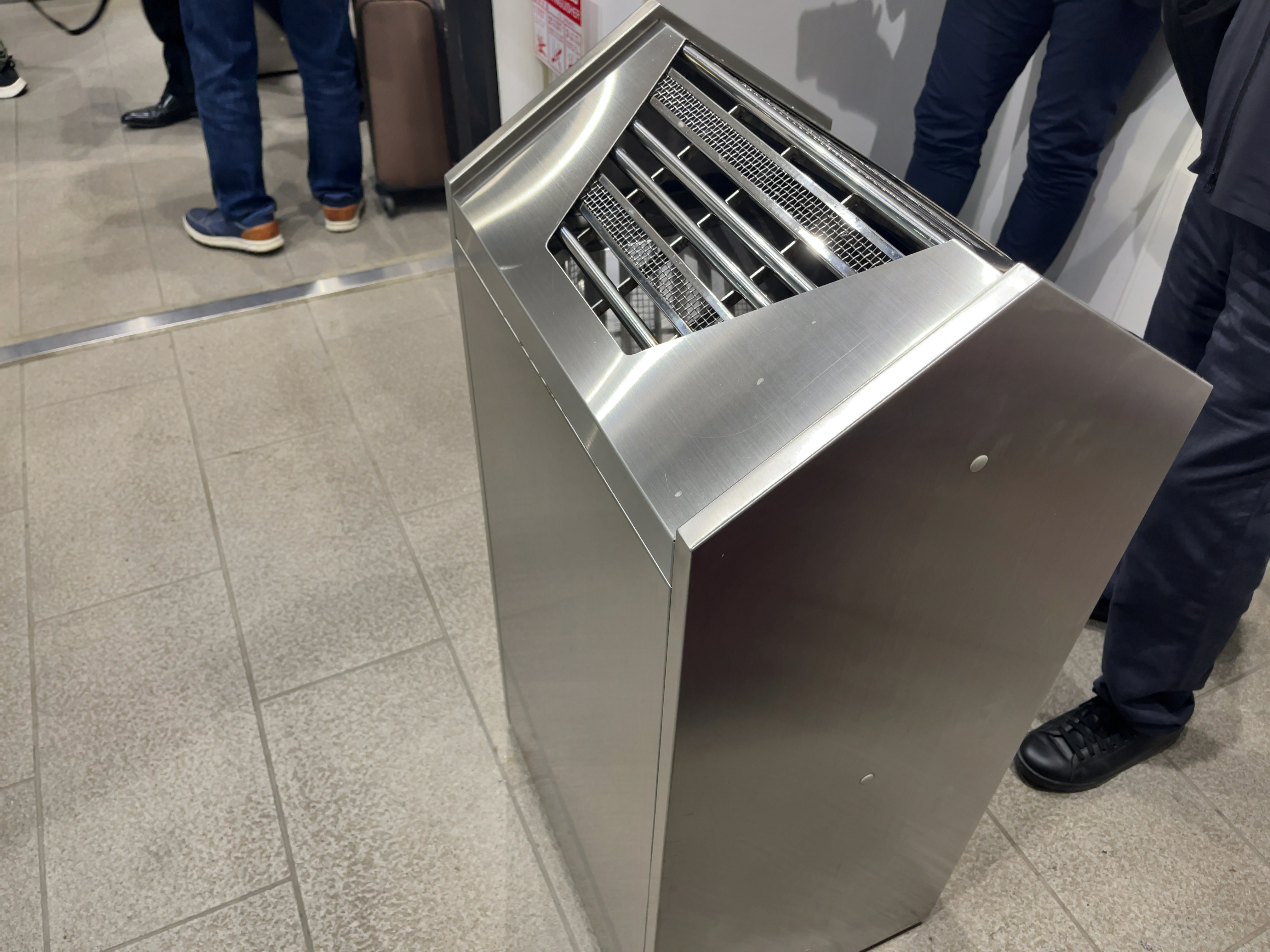 新函館北斗駅 喫煙所